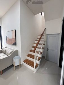 Z Hauz Limo - Tangga